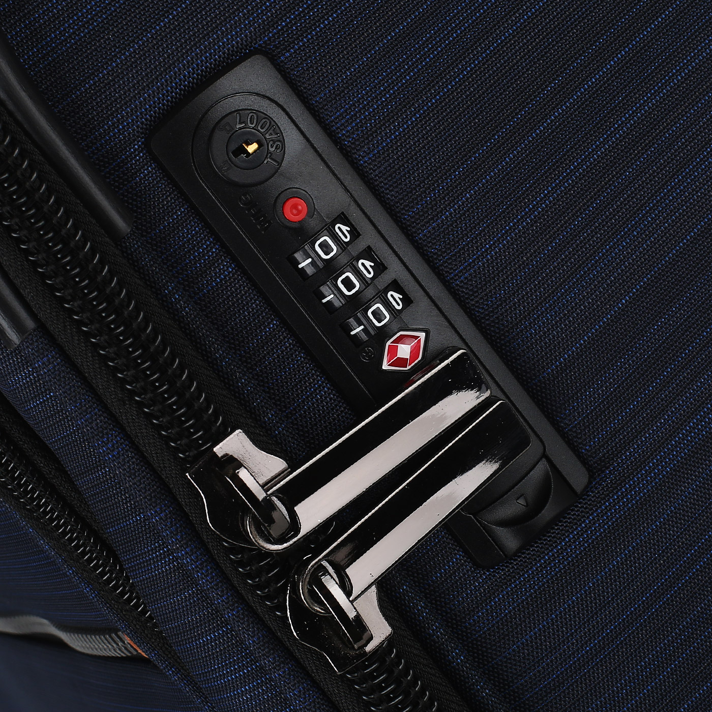 Чемодан средний M тканевый с кодовым замком Ricardo Cabrillo 2.0 Softside