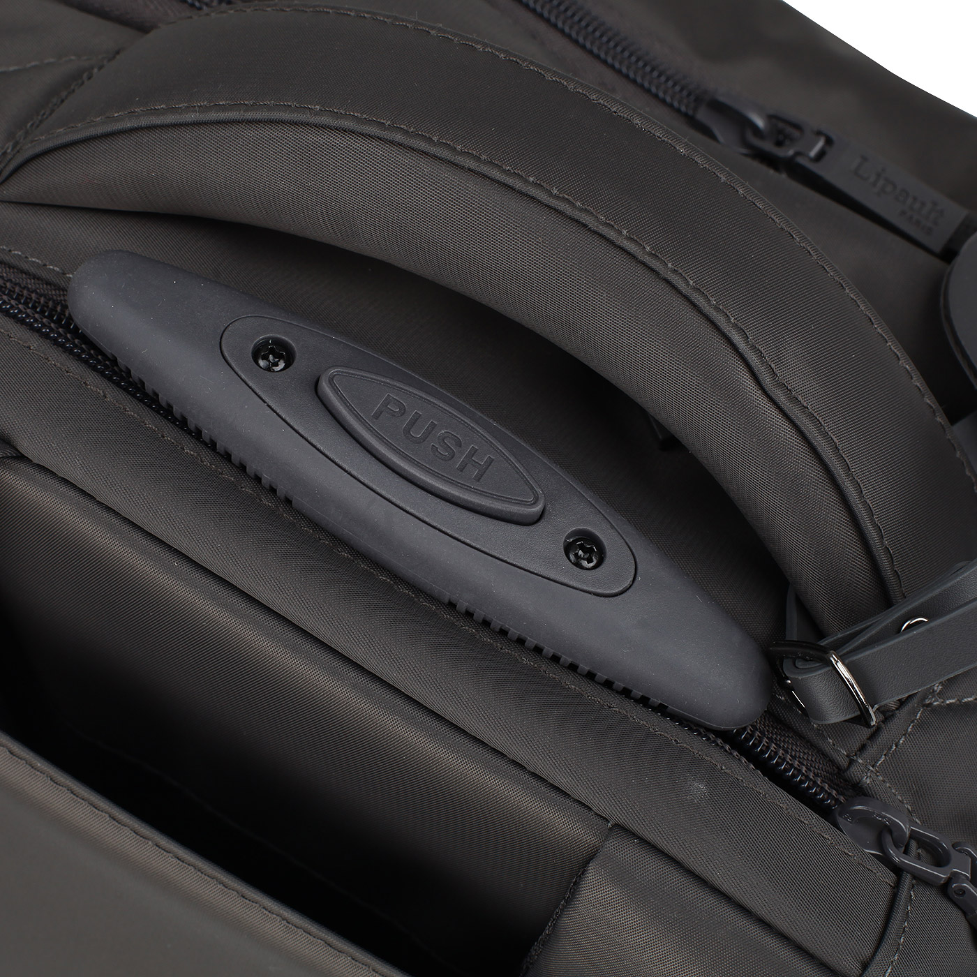 Нейлоновый рюкзак с выдвижной ручкой Lipault Plume Business