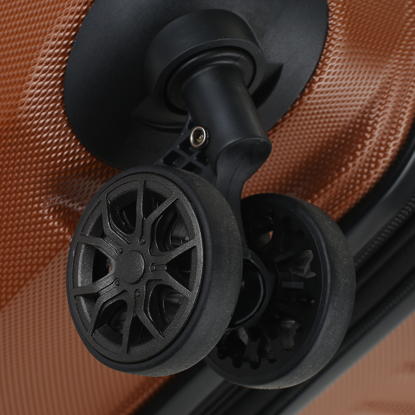 Чемодан средний M из поликарбоната Eberhart Drive