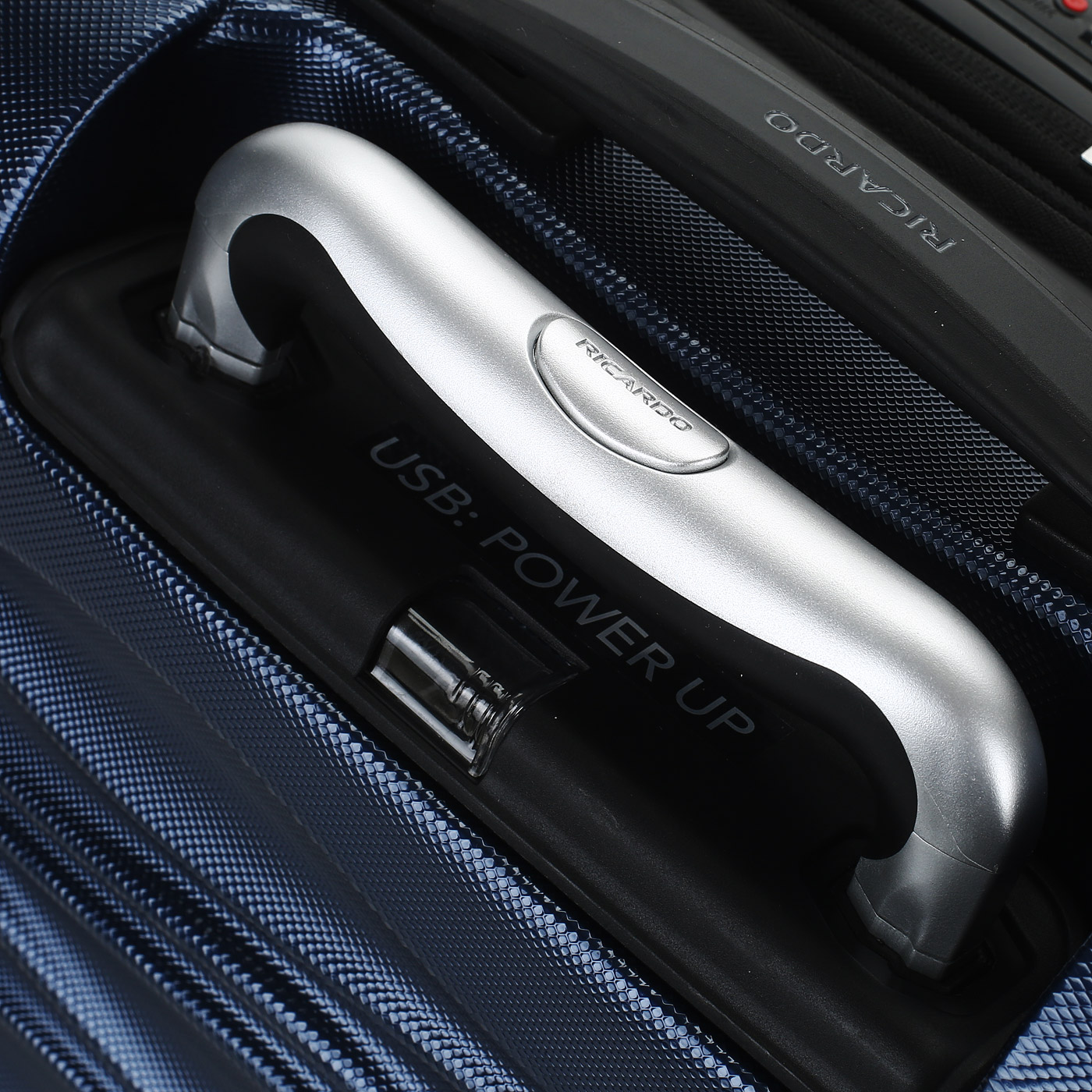 Чемодан маленький S из ABS-пластика с кодовым замком Ricardo Santa Cruz 7.0