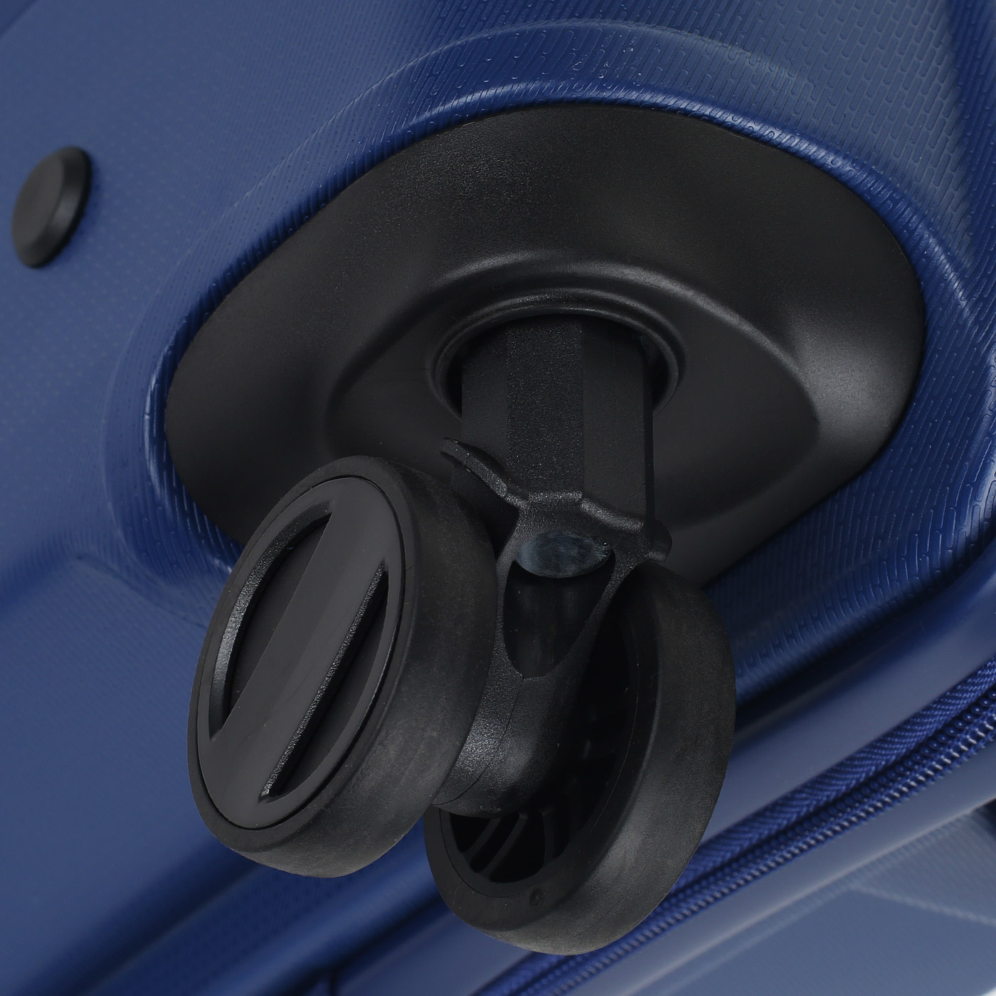 Чемодан маленький S из полипропилена с кодовым замком Stevens Soho 2.0