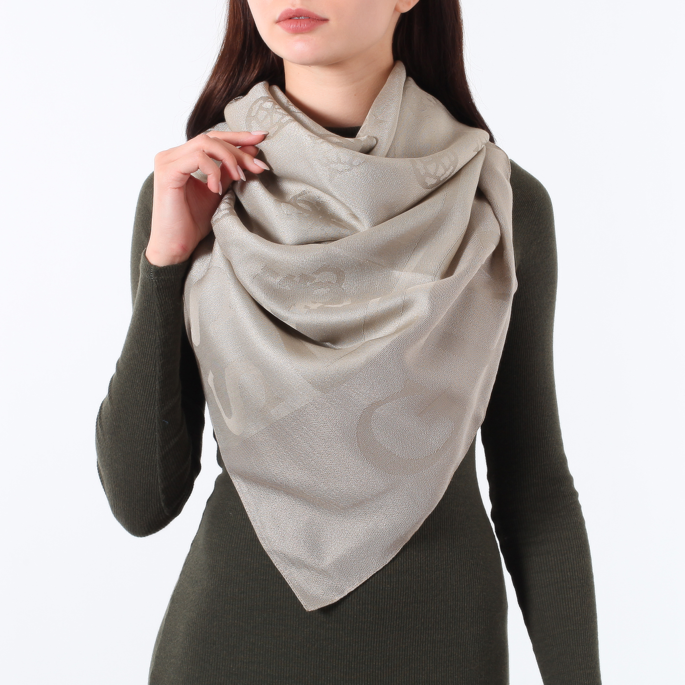 Серый платок Guess Janelle