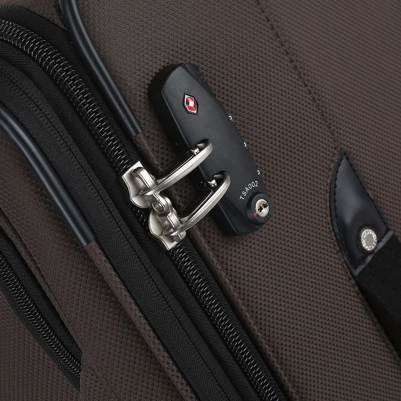 Чемодан средний M тканевый с кодовым замком Ricardo Monterey 2.0