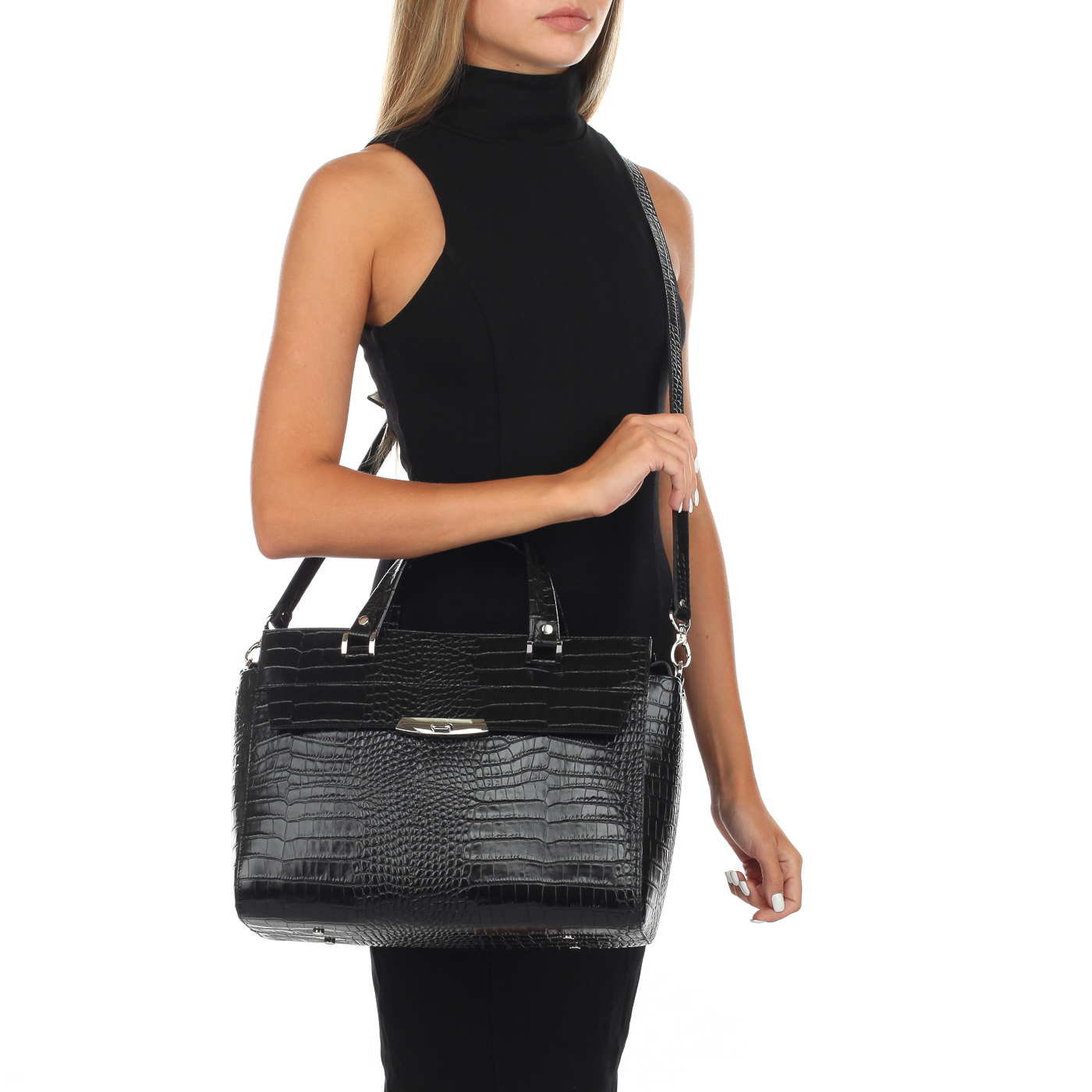 Черная сумка с отделкой под крокодила Chatte Lion