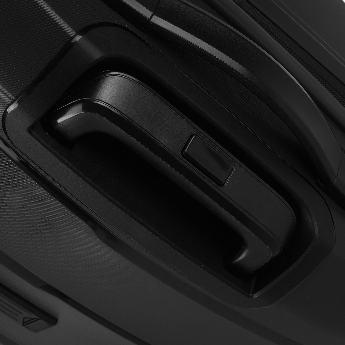 Чемодан средний M из полипропилена с кодовым замком Stevens Soho 2.0