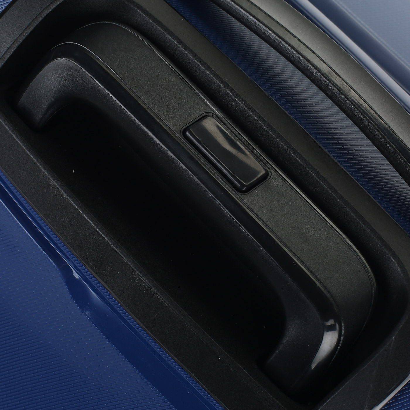 Чемодан средний M из полипропилена с кодовым замком Stevens Soho 2.0