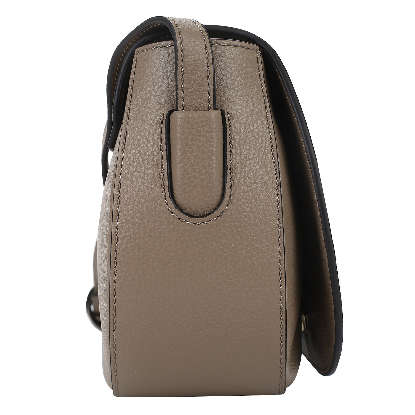 Сумочка с фирменным брелоком Coccinelle Clementine soft