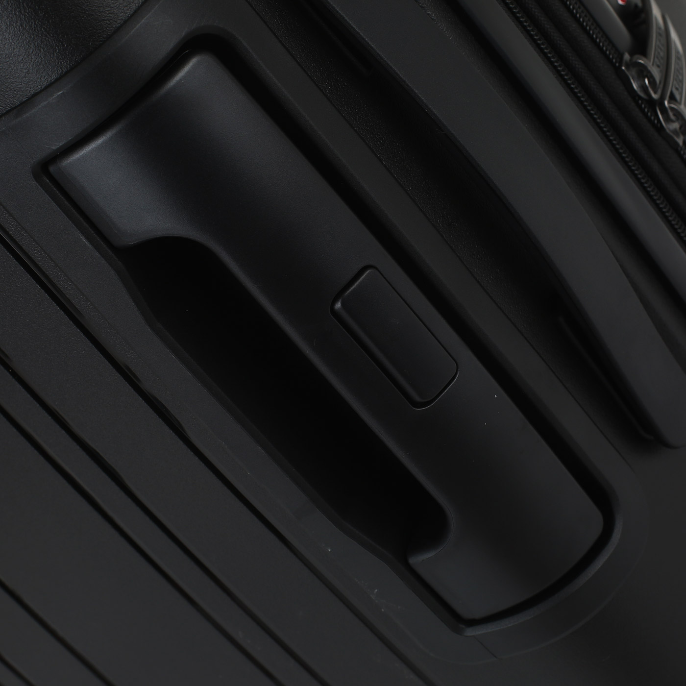 Чемодан средний M из полипропилена с кодовым замком Stevens Cruise