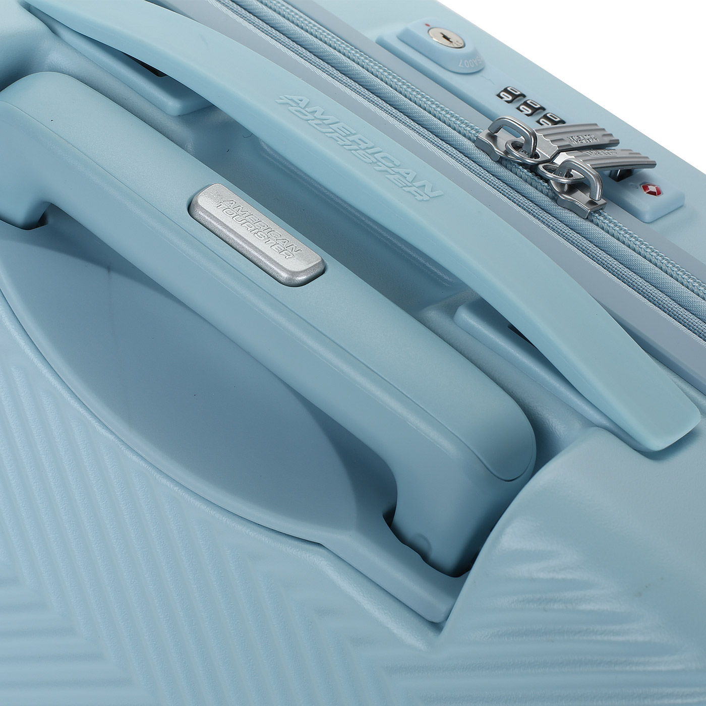 Чемодан для ручной клади из поликарбоната с кодовым замком American Tourister Flylife