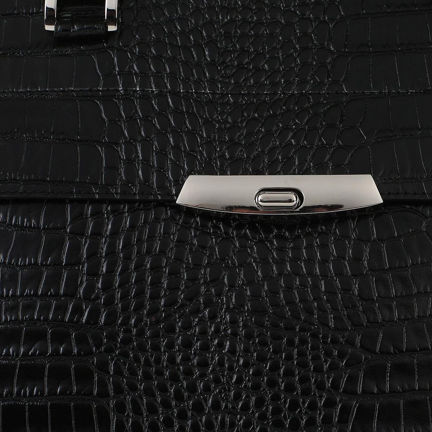 Черная сумка с отделкой под крокодила Chatte Lion