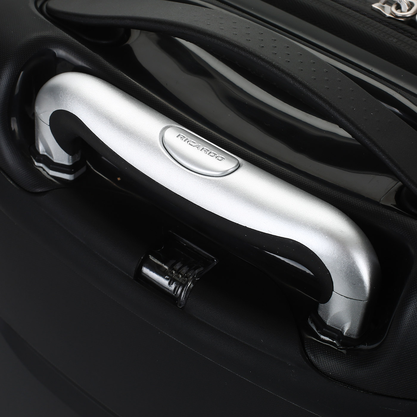 Чемодан маленький S из полипропилена с кодовым замком Ricardo Mendocino