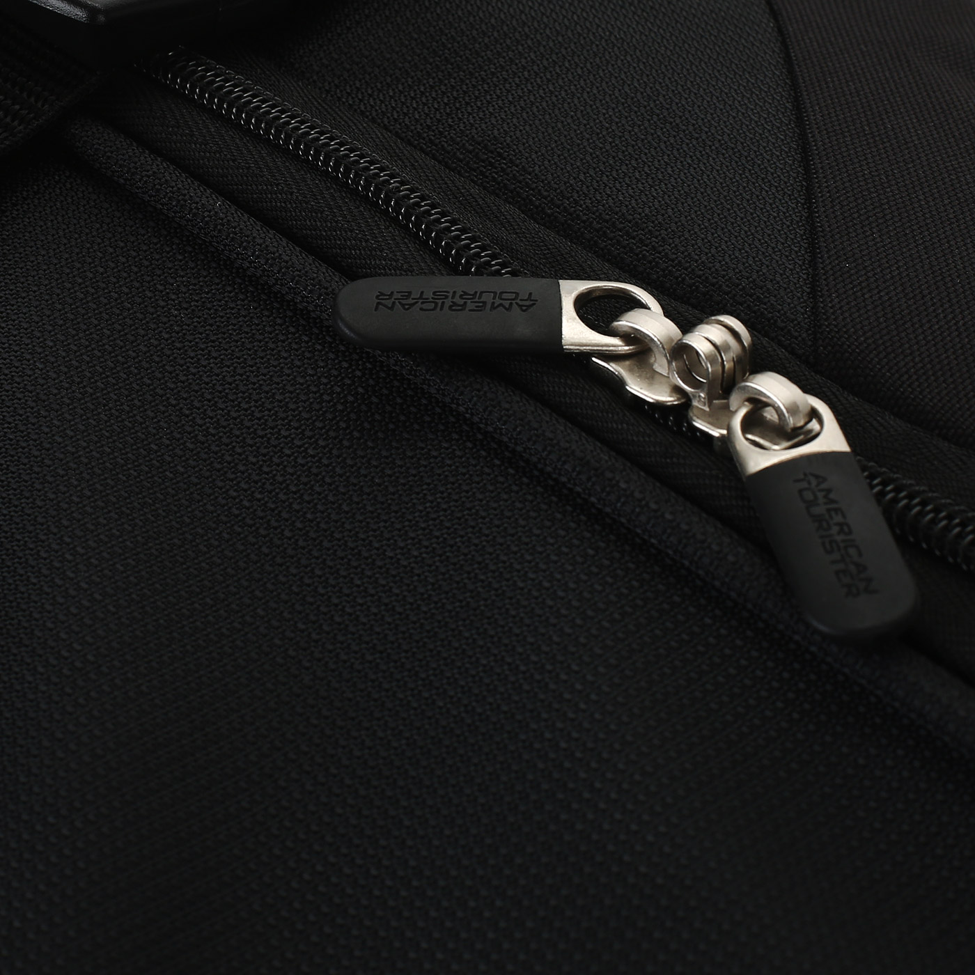 Дорожная сумка на колесах American Tourister Road Quest