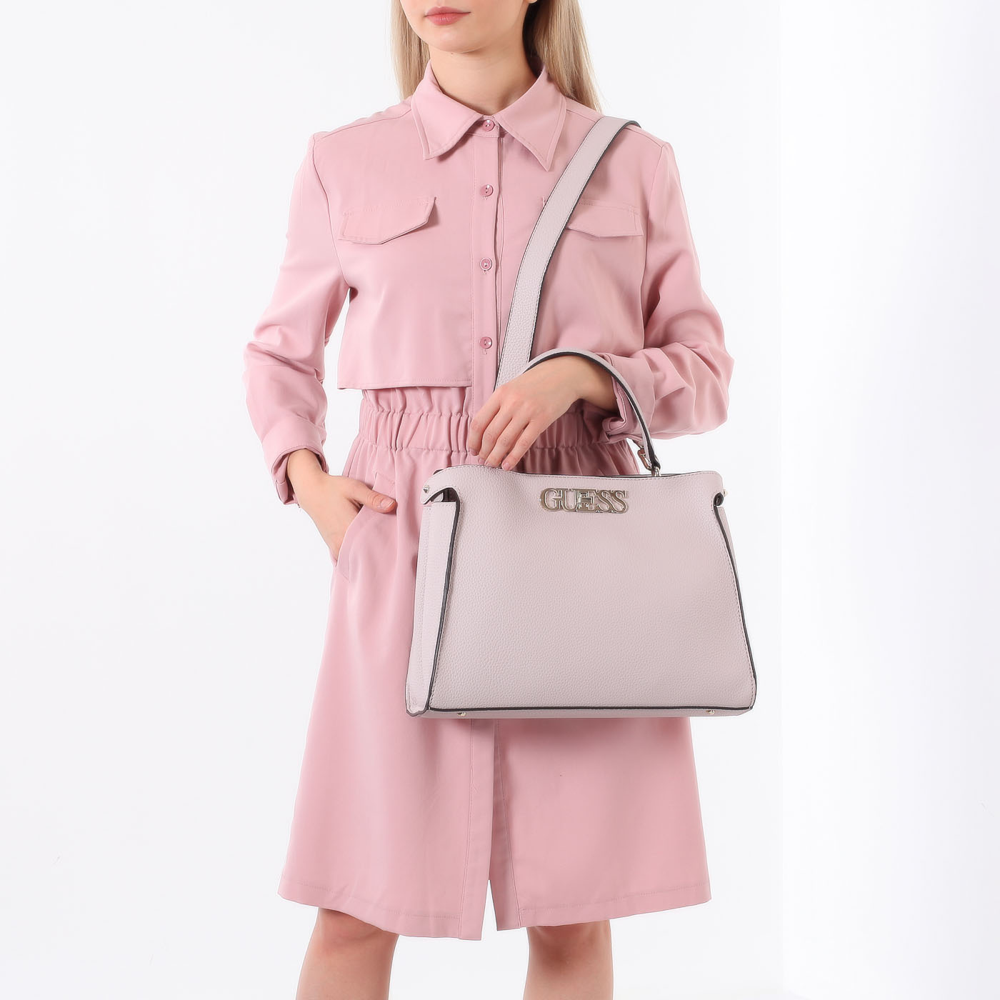 Сиреневая сумка Guess Uptown Chic