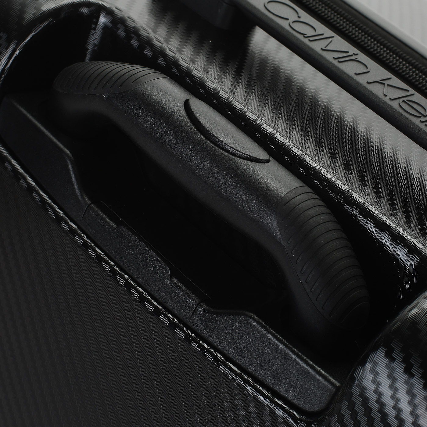 Чемодан средний M из ABS-пластика с кодовым замком Calvin Klein CK-632 Marshall HS