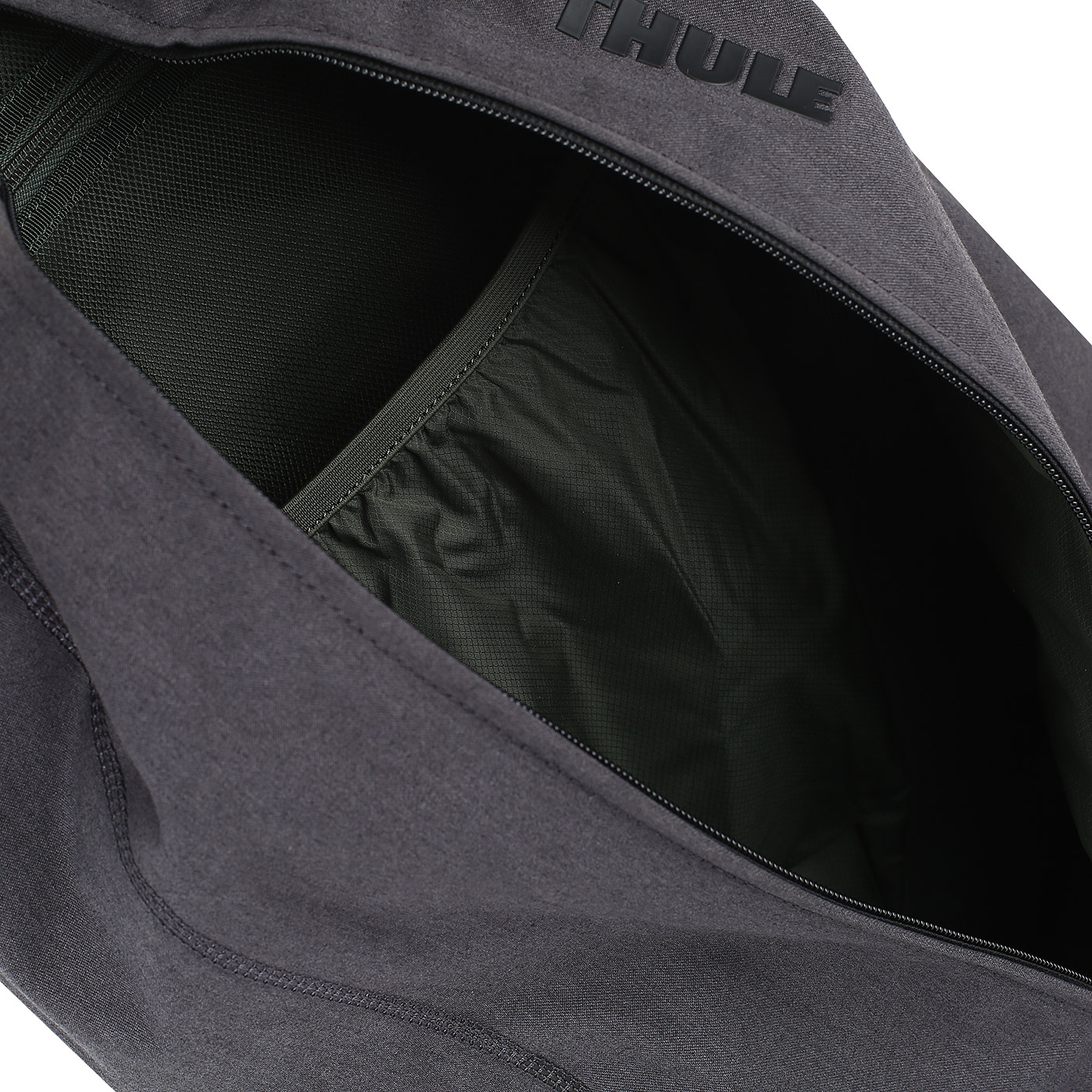 Черный рюкзак с двумя отделами Thule Vea Backpack